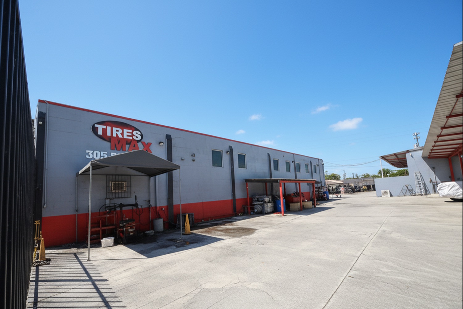 Vista lateral · Propiedad de 5,000 sq ft